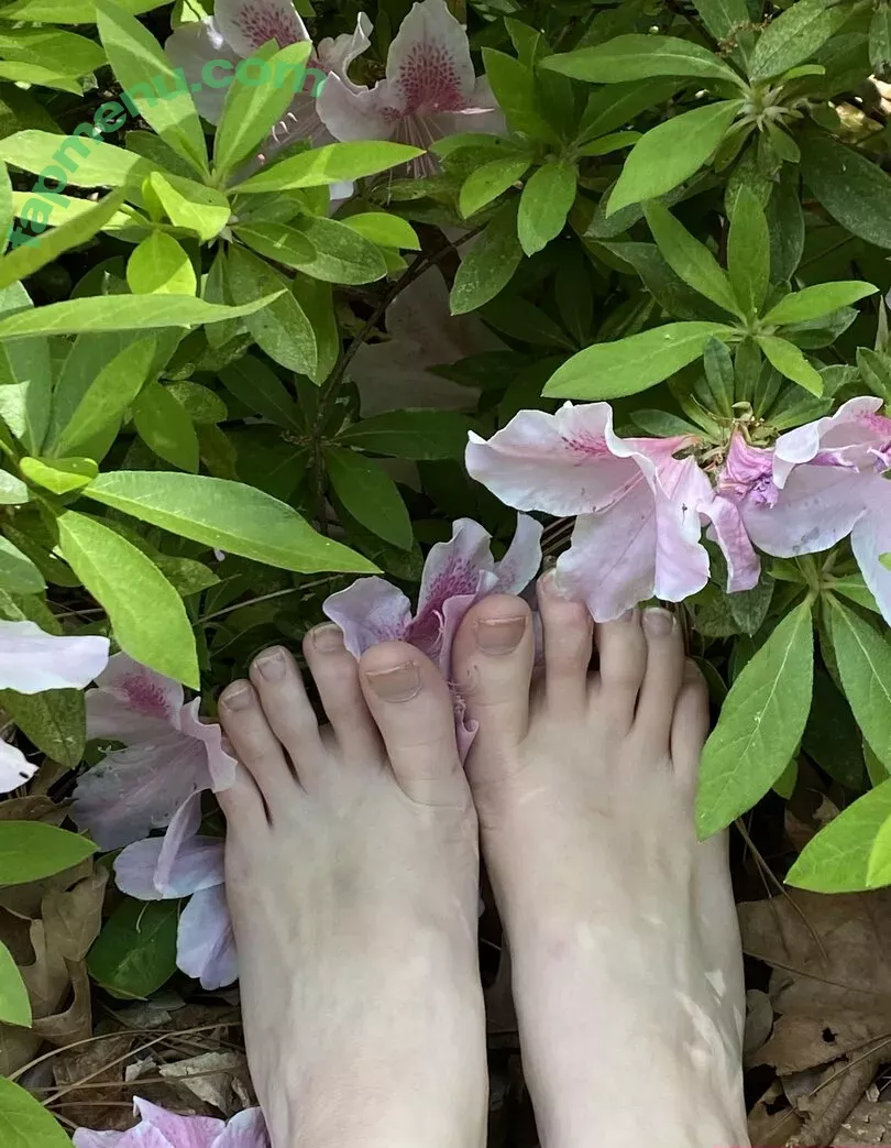 blissfulellie nude photo #0099 (Ellie Burns / EllieBlissful)