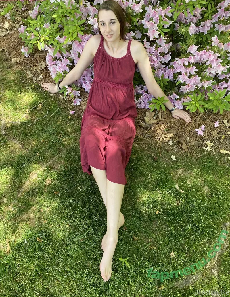 blissfulellie nude photo #0107 (Ellie Burns / EllieBlissful)