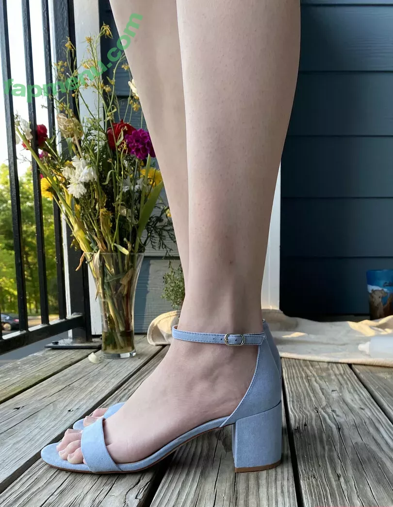 blissfulellie nude photo #0140 (Ellie Burns / EllieBlissful)