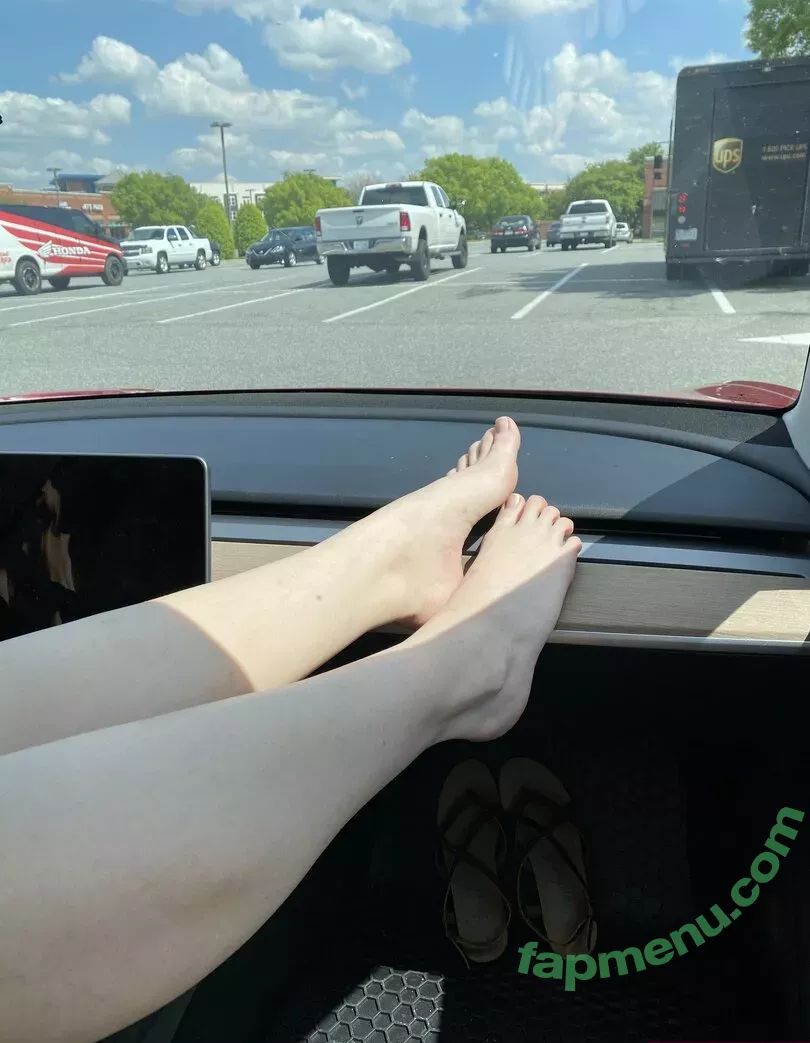 blissfulellie nude photo #0155 (Ellie Burns / EllieBlissful)