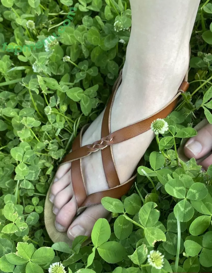 blissfulellie nude photo #0193 (Ellie Burns / EllieBlissful)