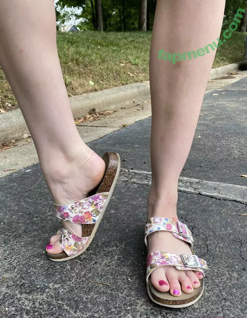 blissfulellie nude photo #0350 (Ellie Burns / EllieBlissful)