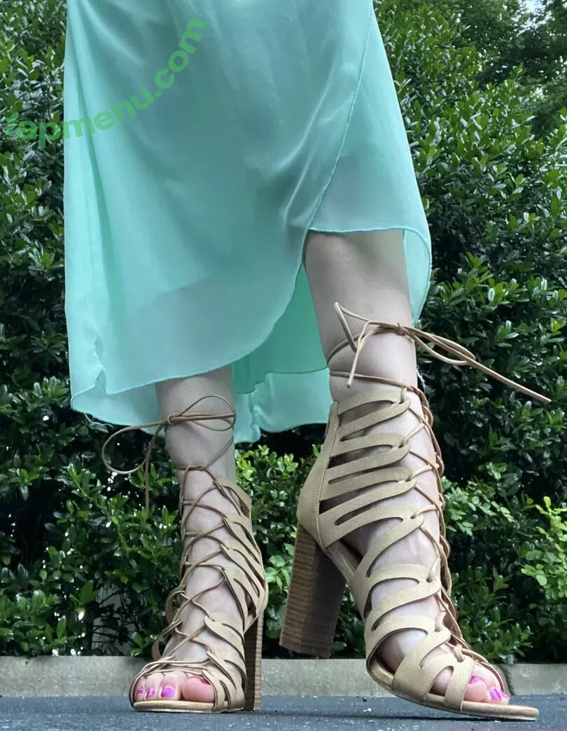 blissfulellie nude photo #0375 (Ellie Burns / EllieBlissful)