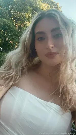 blissfulwhisperasmr / blissfulasmryt nude photo #0070
