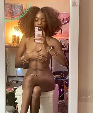 Blkgirlkai nude photo #0008
