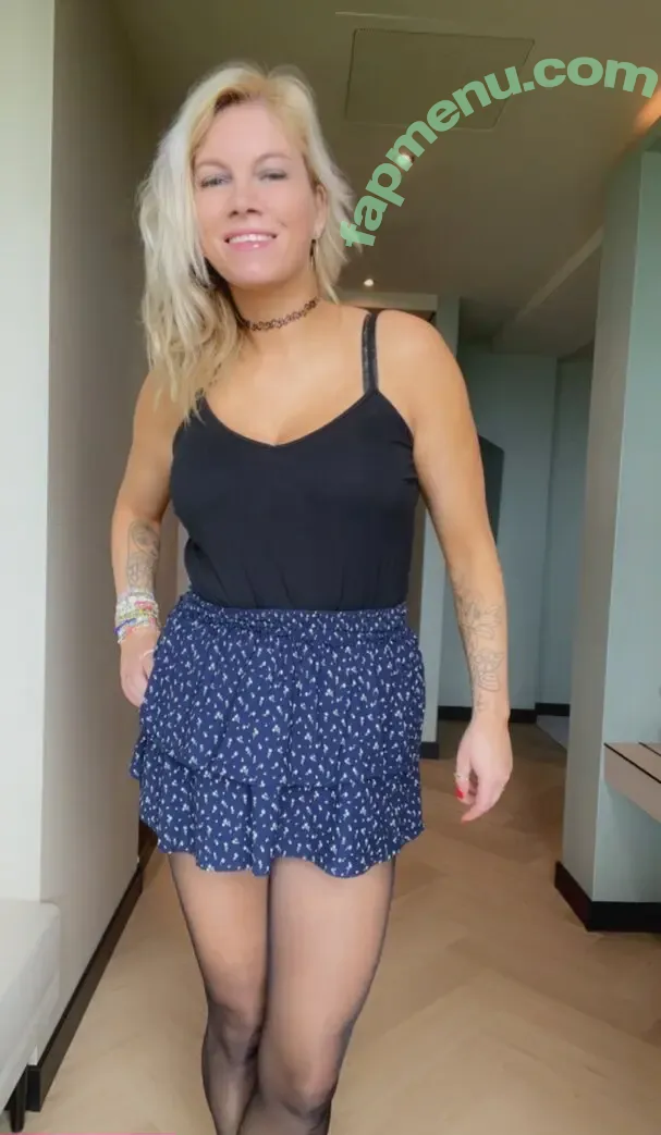 blogmamanl nude photo #0010 (blogmamanl)