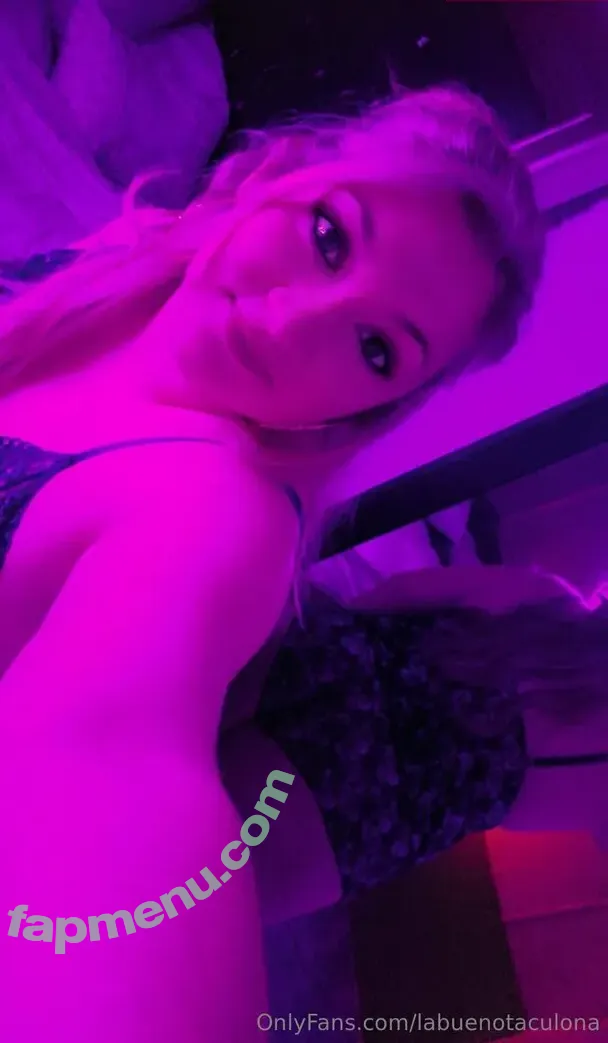 blonde.bunnie nude photo #0002 (xomgitsbunnie)