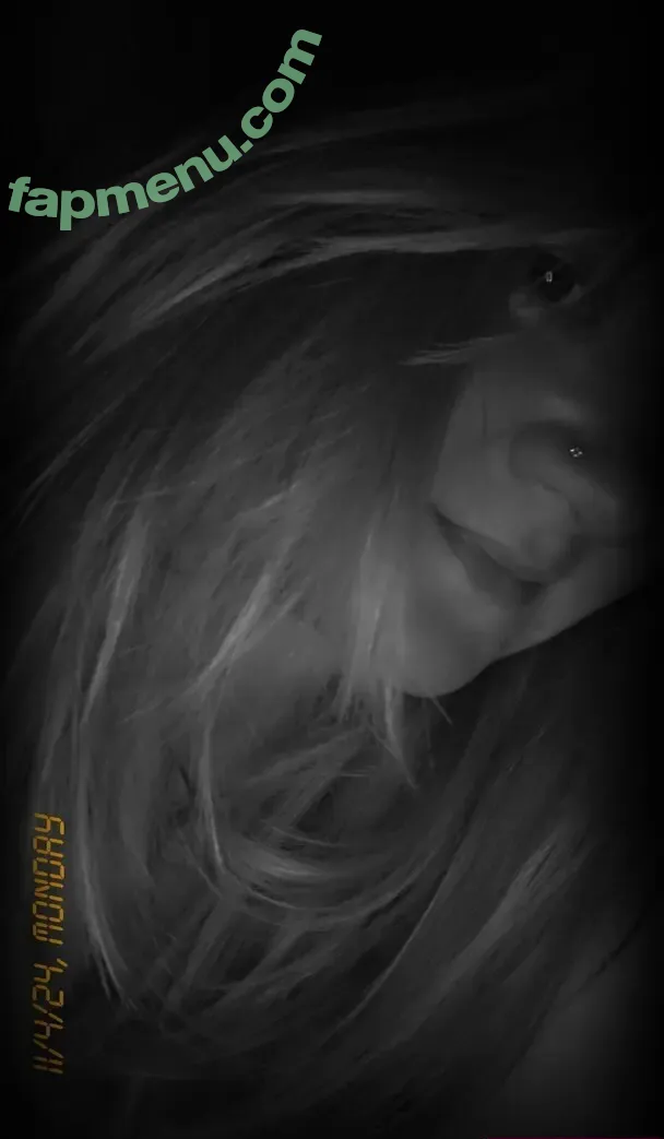 blonde.bunnie nude photo #0003 (xomgitsbunnie)