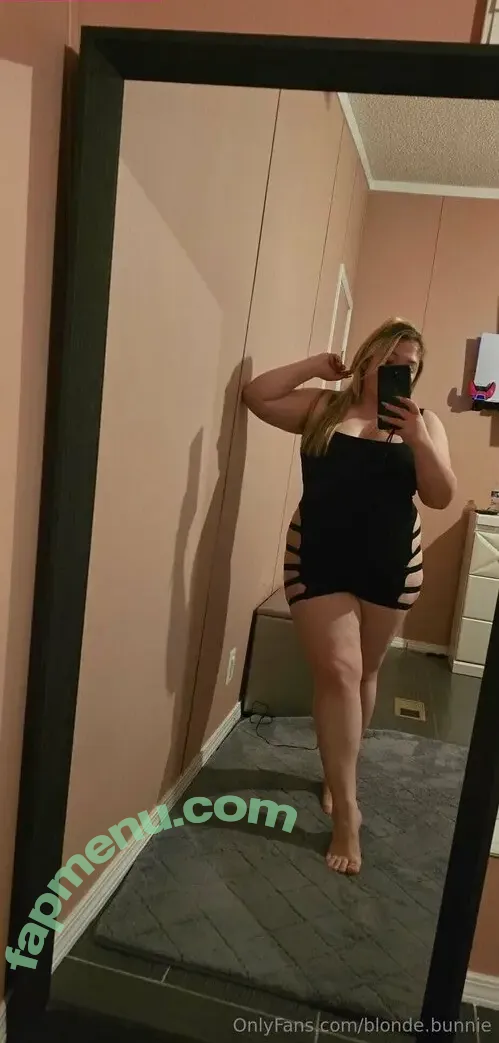 blonde.bunnie nude photo #0007 (xomgitsbunnie)