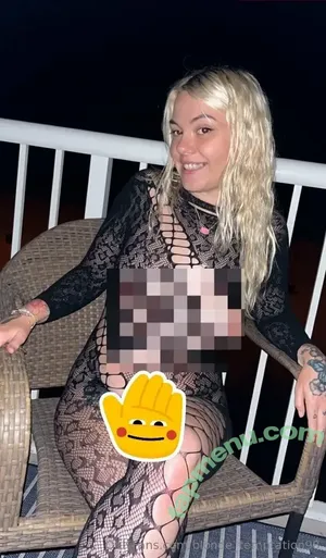  nude photo #0004