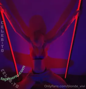 blonde_vivi / Blondiii_viviii / viviherzchen3 nude photo #0513