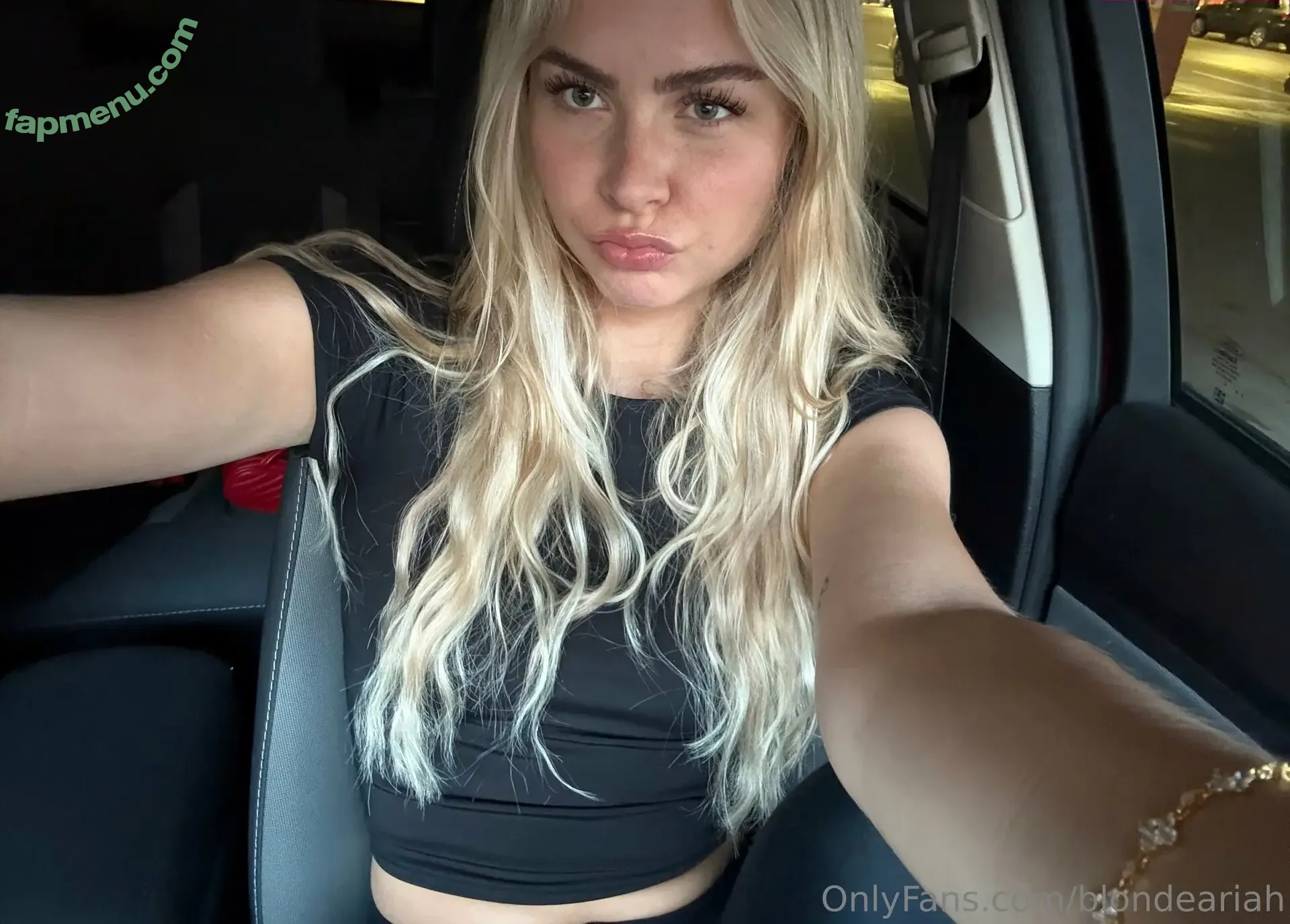 blondeariah nude photo #0019 (messy.blonde)