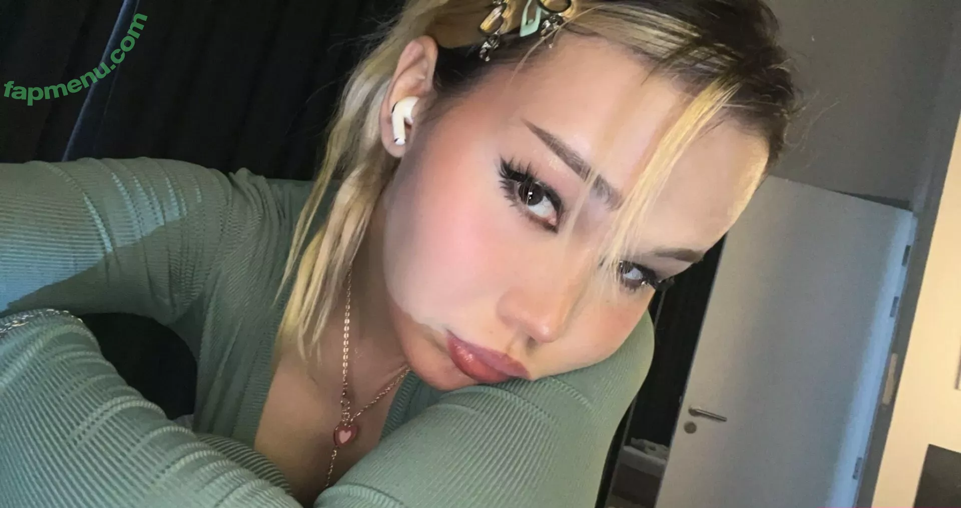 Blondelashes19 nude photo #0631 (blondelashes-19 / blondelashes1 / oralstrawberry / purssona)