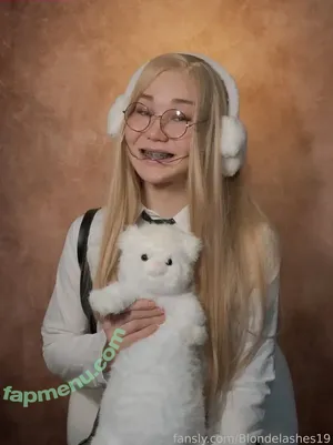 Blondelashes19 / oralstrawberry nude photo #1308