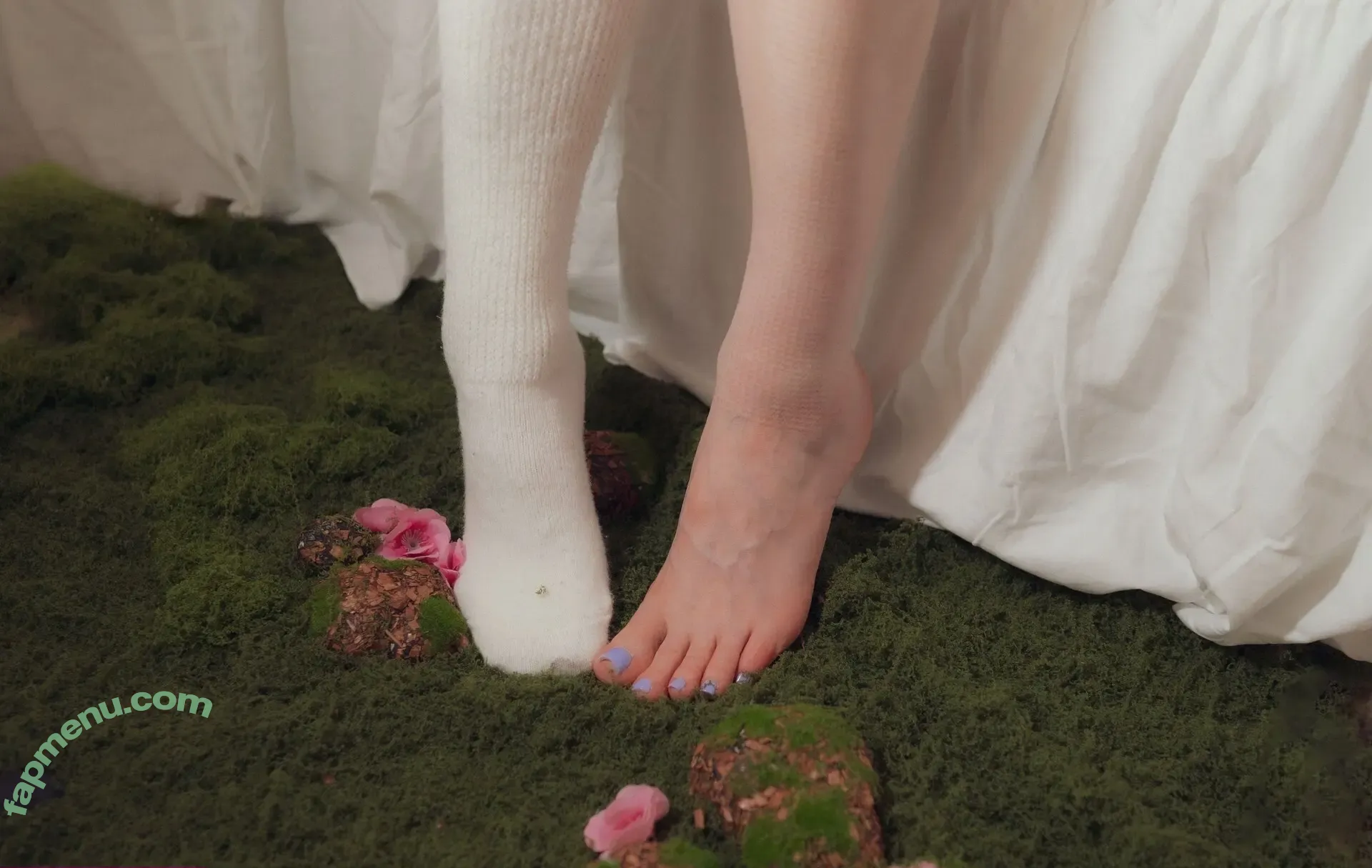 Blondelashes19 nude photo #1281 (oralstrawberry)