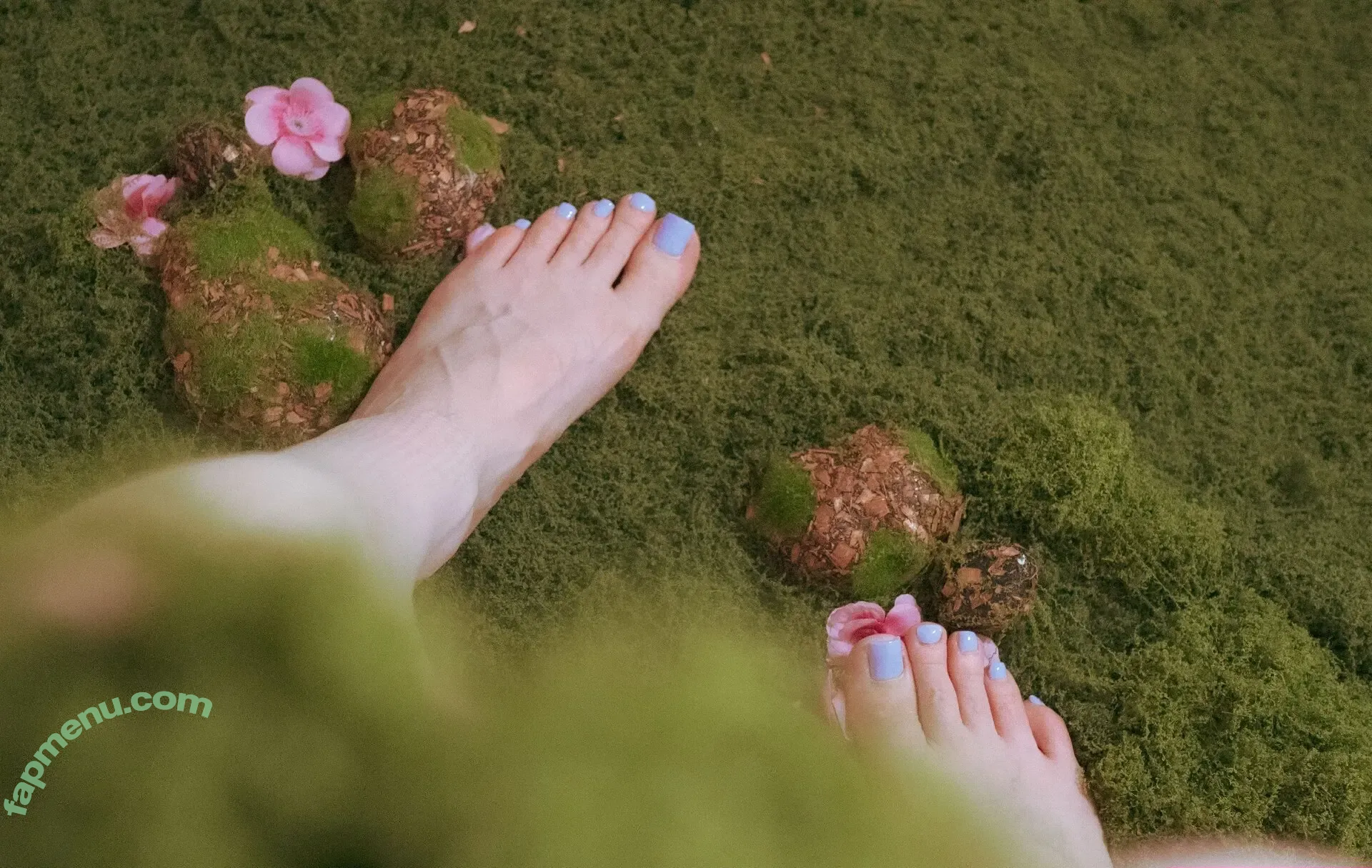 Blondelashes19 nude photo #1298 (oralstrawberry)