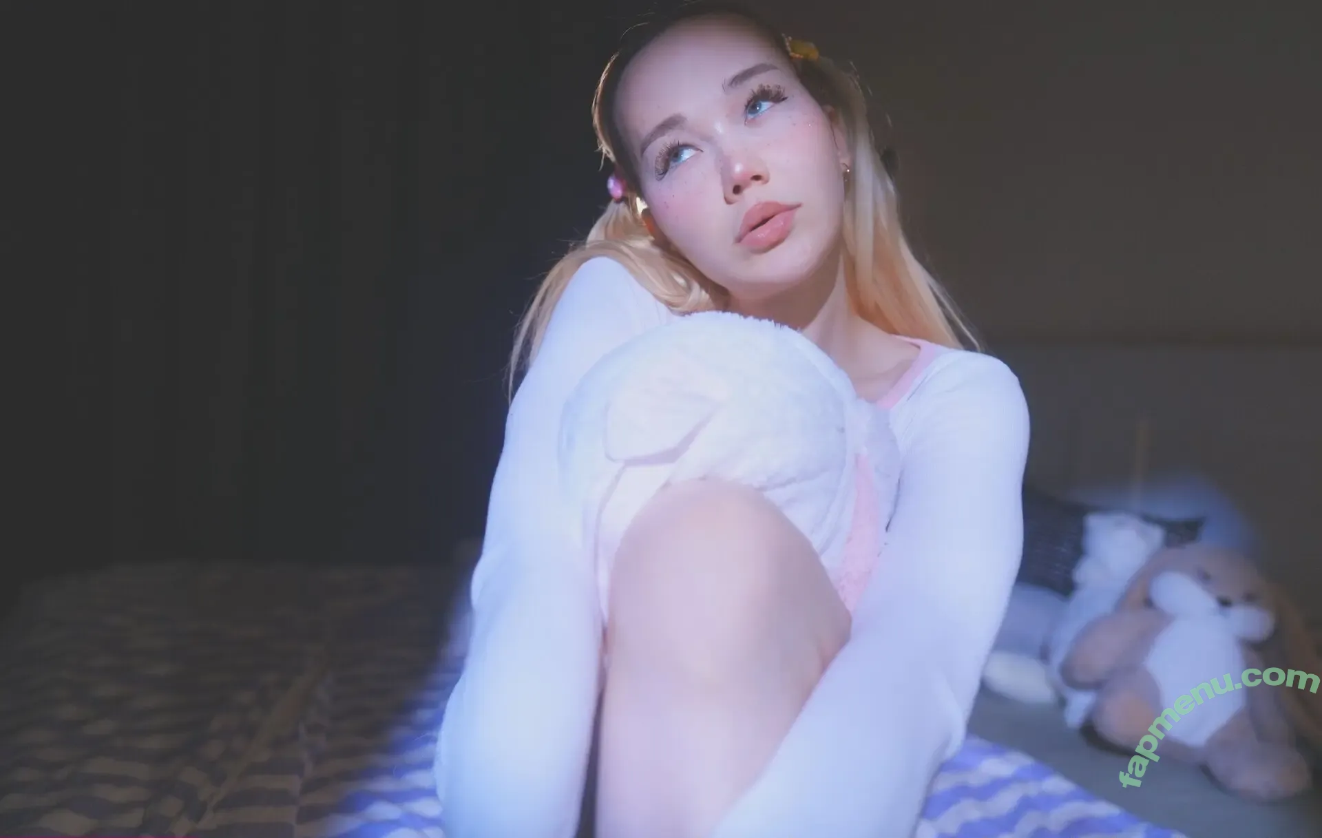 Blondelashes19 nude photo #1341 (oralstrawberry)