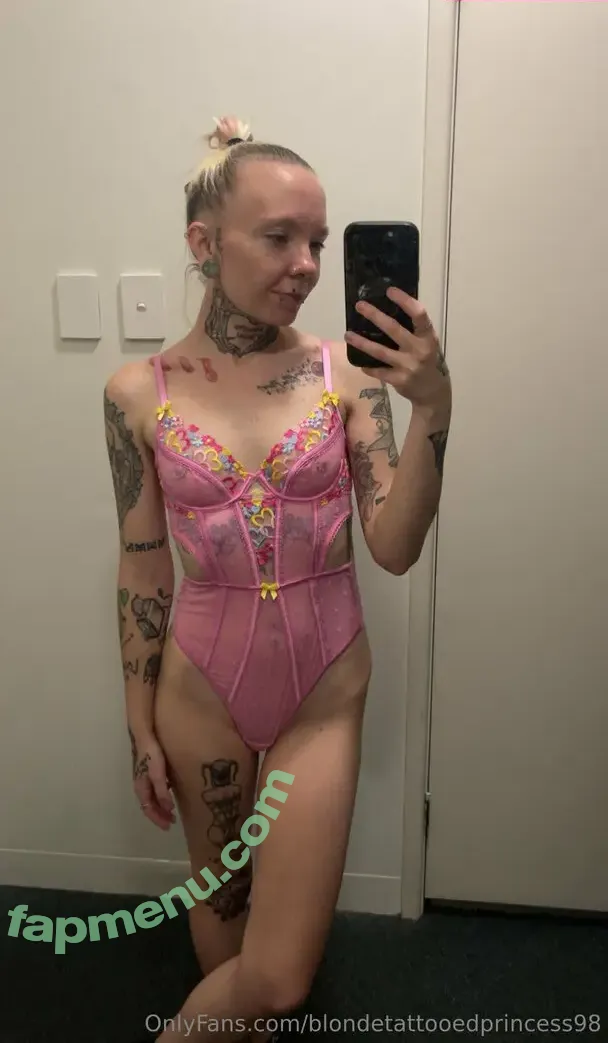 blondetattooedprincess98 nude photo #0004 (blondetattooedprincess98)