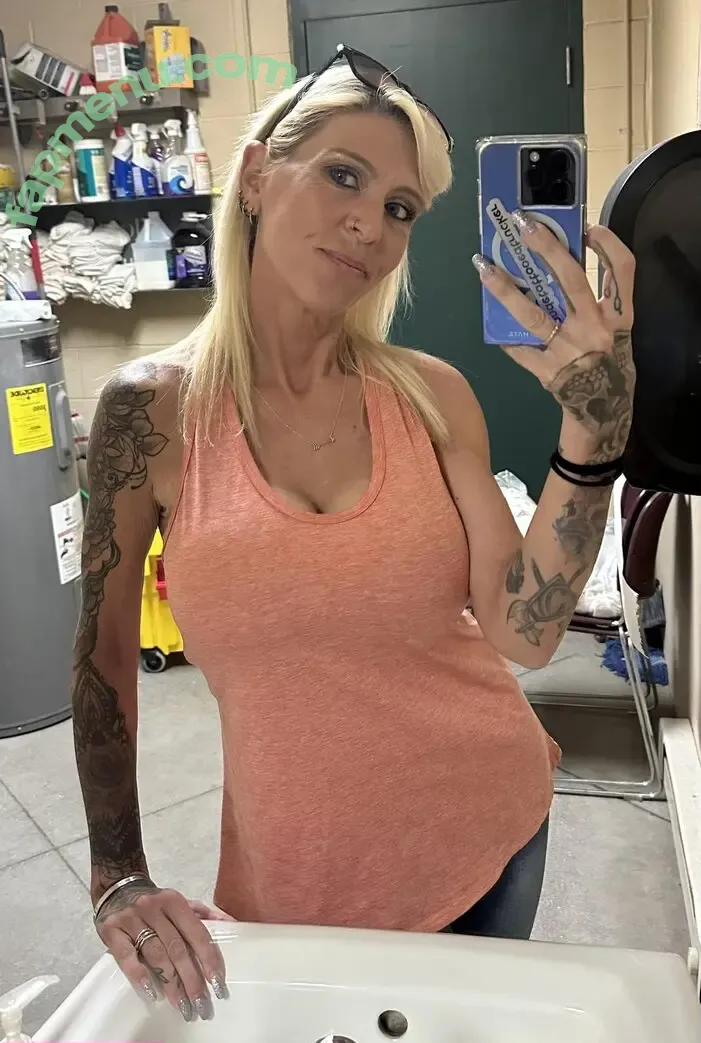 Blondetattooedtrucker nude photo #0003 (Blondetattooedtrucker)