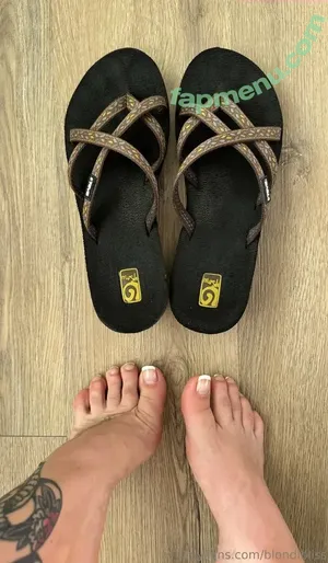  nude photo #0002