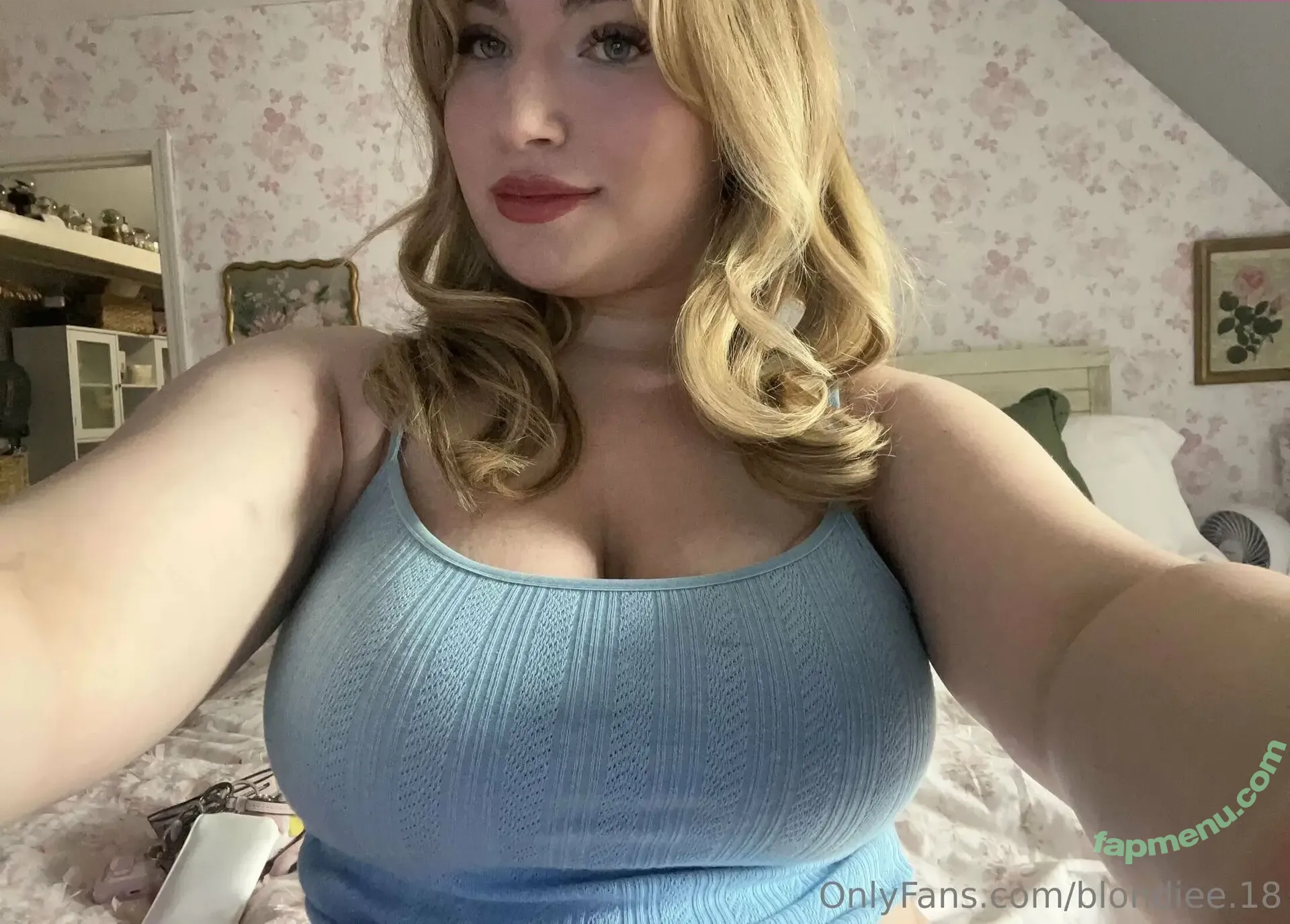blondiee.18 nude photo #0071 (therealblondiee18)