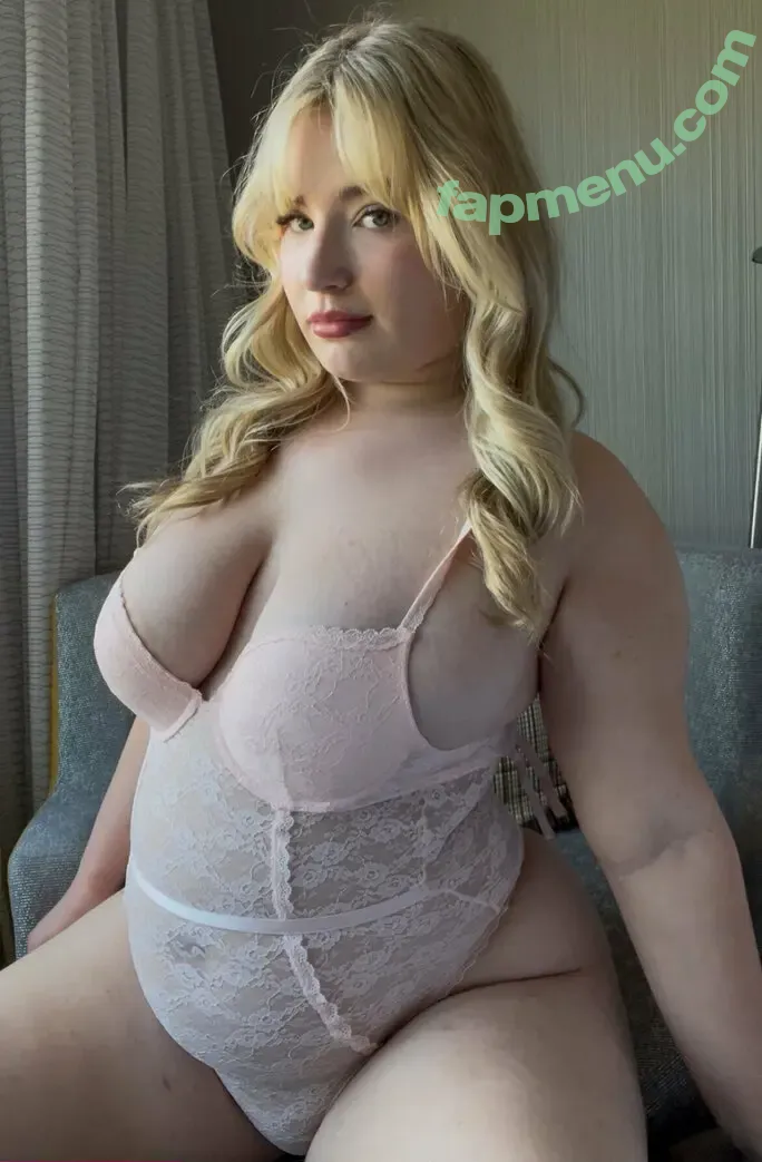 blondiee.18 nude photo #0109 (therealblondiee18)