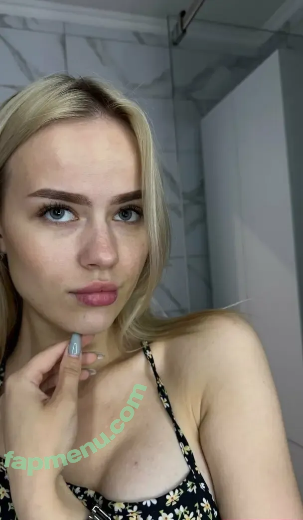 blondiepolly nude photo #0119 (blondiepolly)