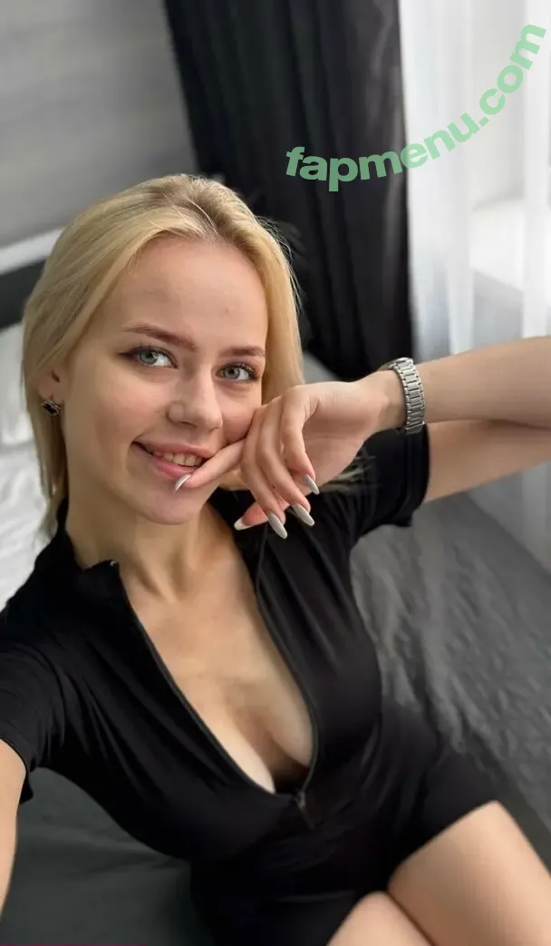 blondiepolly nude photo #0120 (blondiepolly)