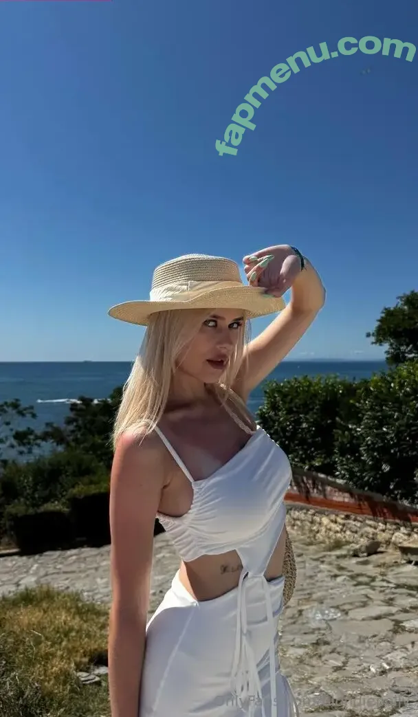 blondiepolly nude photo #0121 (blondiepolly)