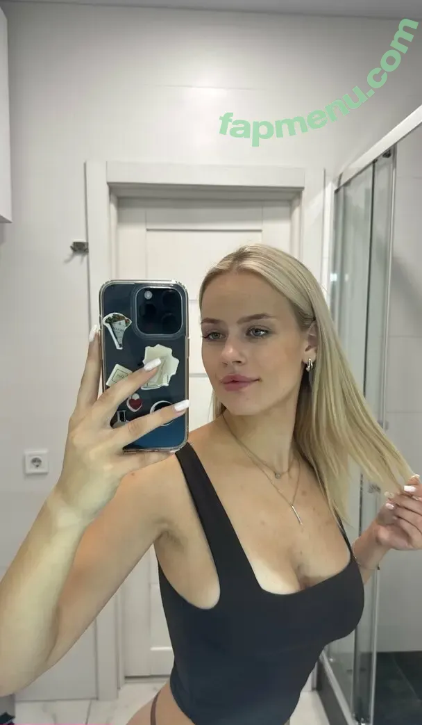blondiepolly nude photo #0168 (blondiepolly)