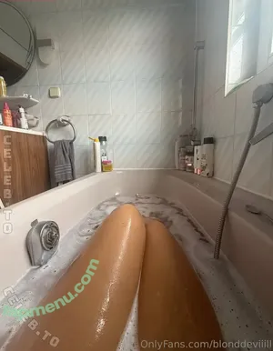 Blondiihell nude photo #0352