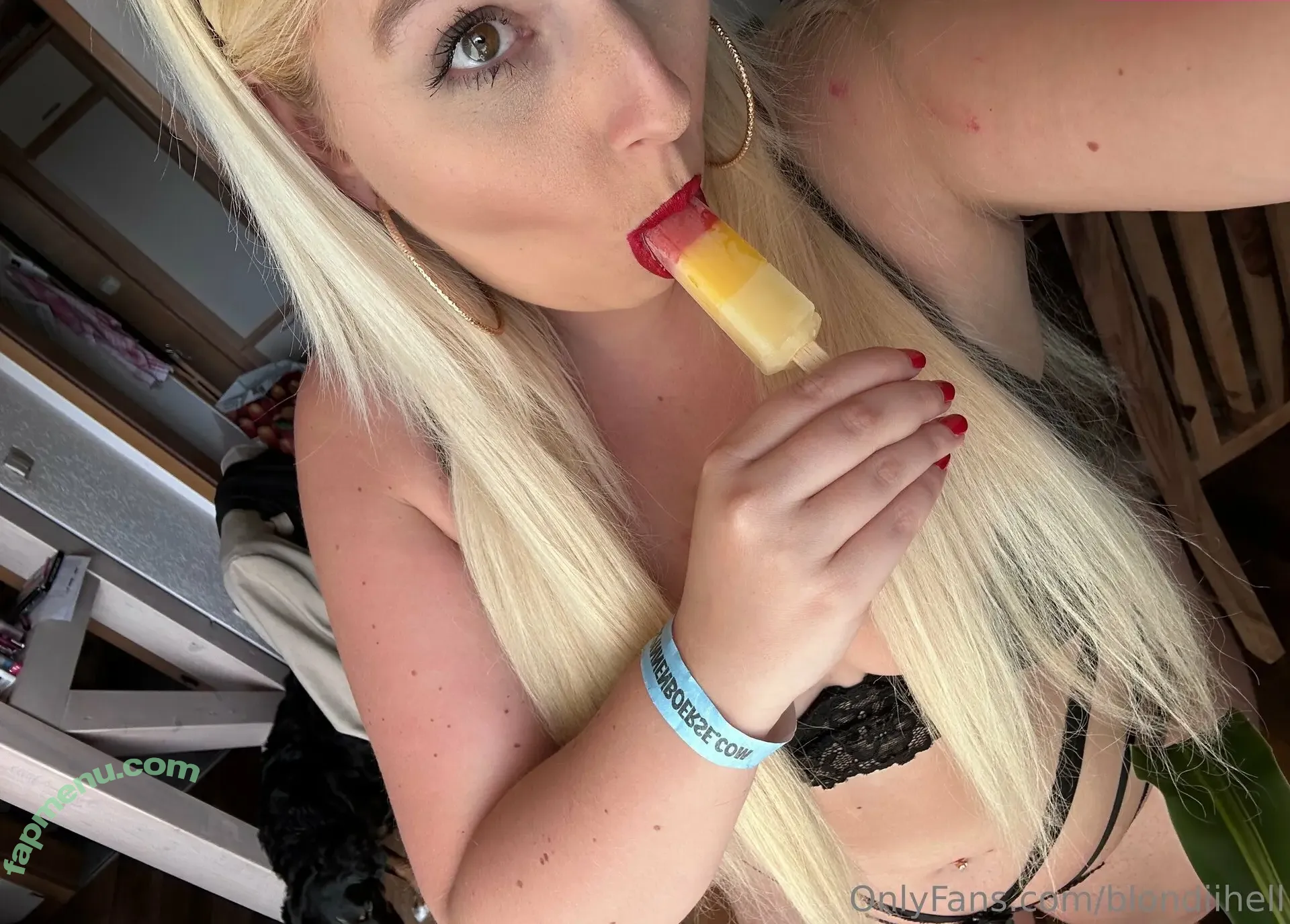 Blondiihell nude photo #0078 (Blondiihell)
