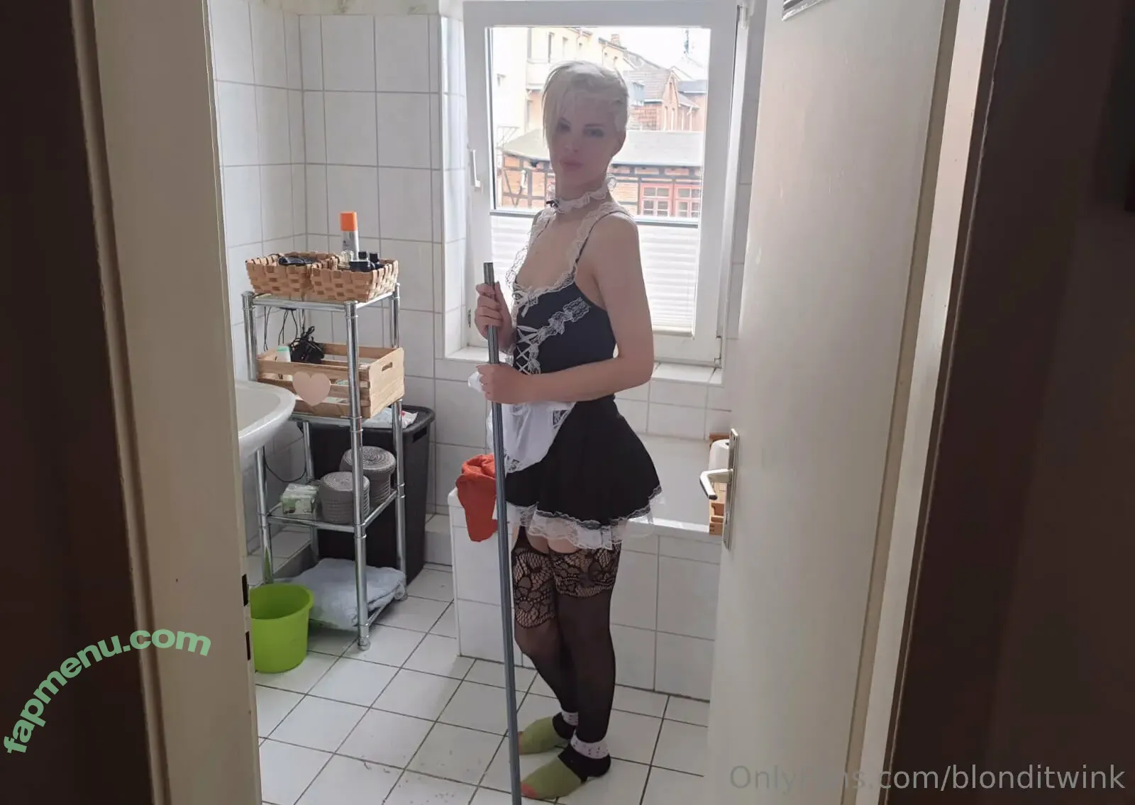 blonditwink nude photo #0019 (blonditwink)