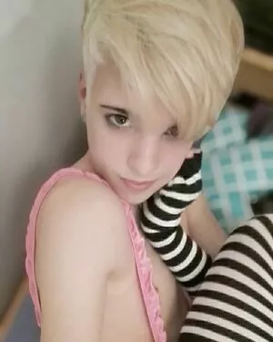 Blonditwink / blonditwink1 / femboytwink2 nude photo #0068