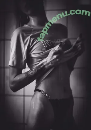  nude photo #0002