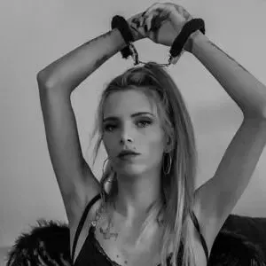 Blondlion nude photo #0004