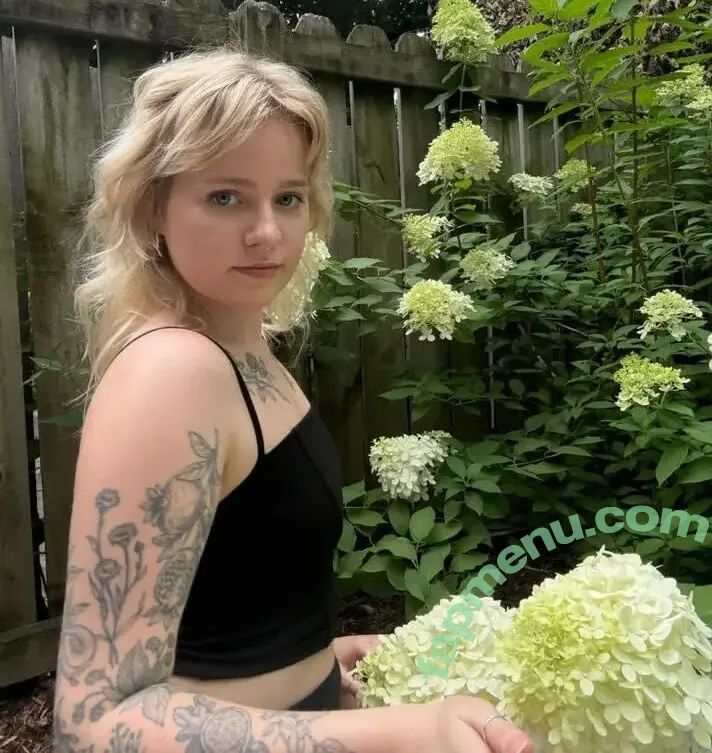 blondpeche nude photo #0098 (blondpeche)