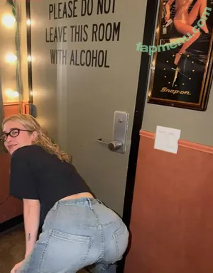 Blondshell / Sabrina Teitelbaum / blondiebombxxx nude photo #0046