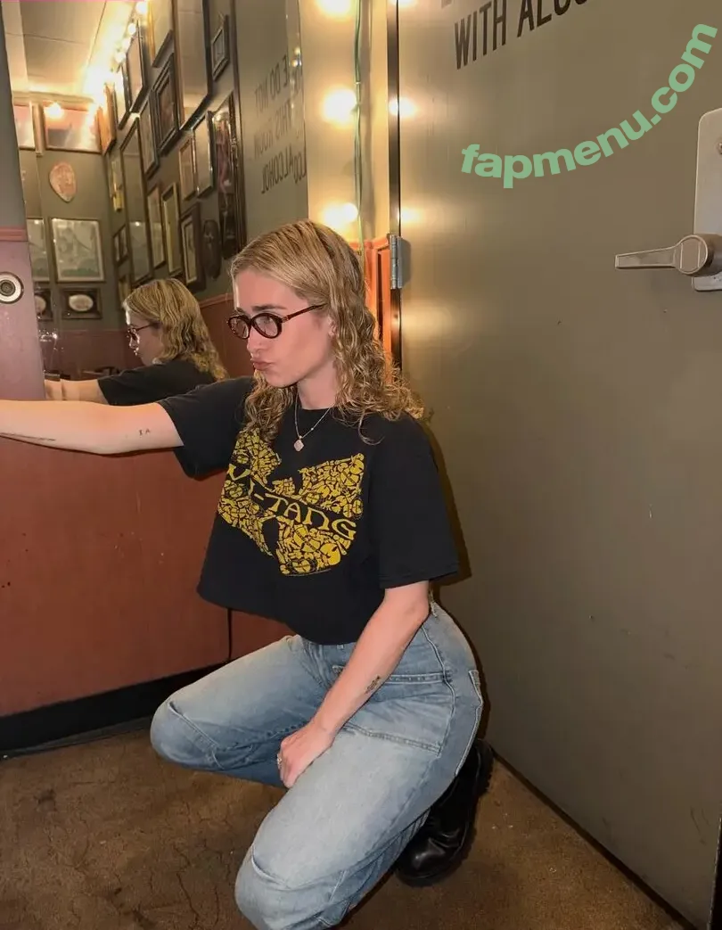 Blondshell nude photo #0045 (Sabrina Teitelbaum / blondiebombxxx)