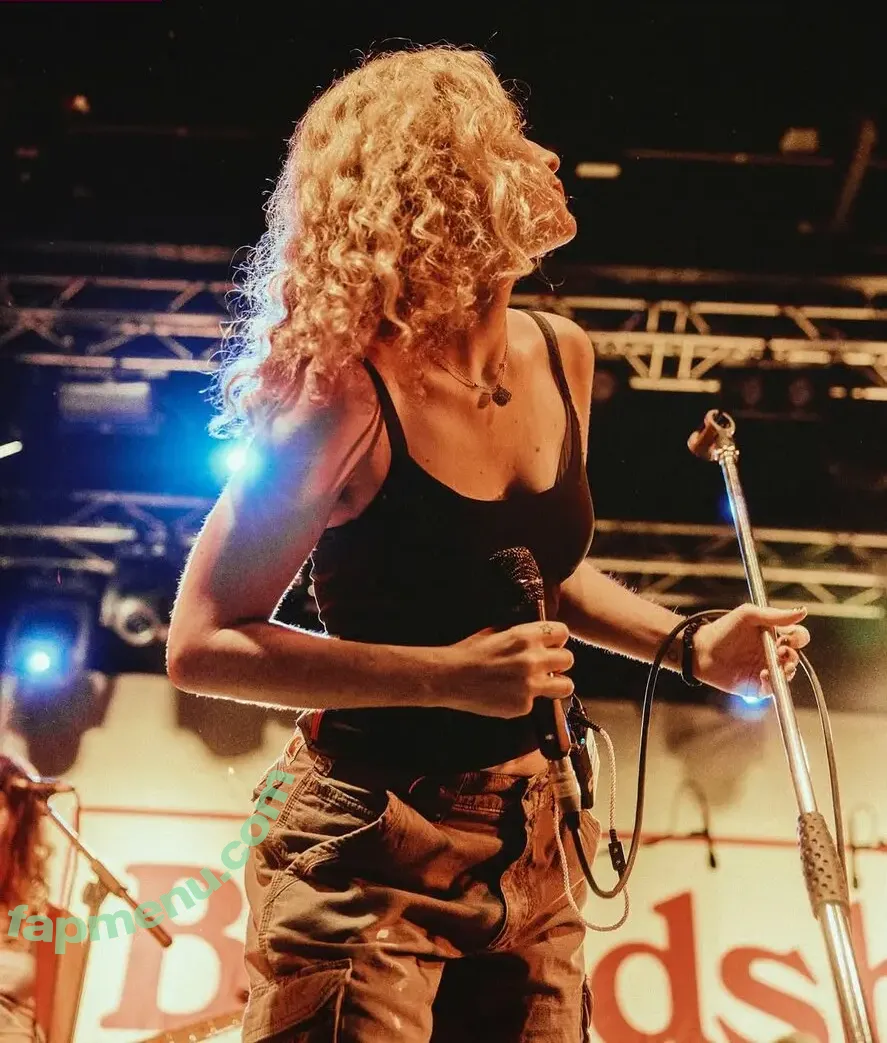 Blondshell nude photo #0054 (Sabrina Teitelbaum / blondiebombxxx)