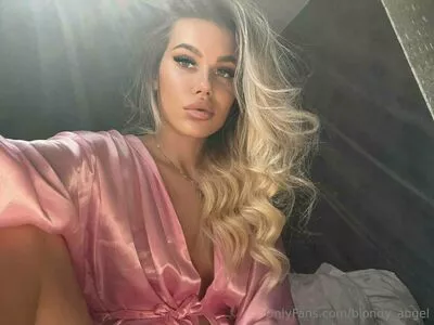 blondy_angel / blondyangel nude photo #0038