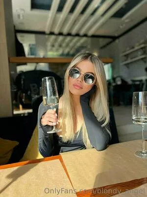 blondy_angel / blondyangel nude photo #0058