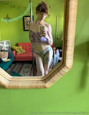 bloomtheenchantress / km_emily nude photo #0015