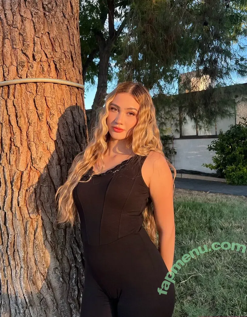 bluci15 nude photo #0002 (bluci15)