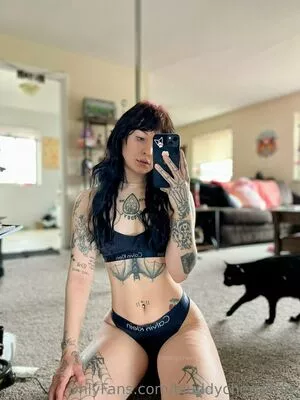 bluddycherryfree / peanutbutterandjellyaddict nude photo #0011