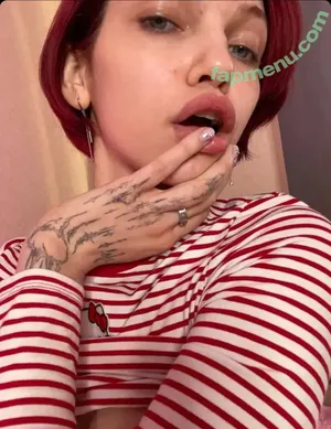 blue_eye_twinkle / lisa_milkis nude photo #0133