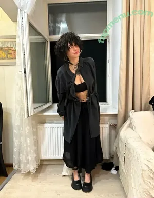 blue_eye_twinkle / lisa_milkis nude photo #0146