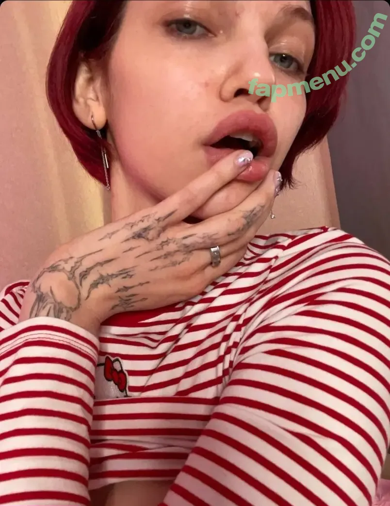 blue_eye_twinkle nude photo #0133 (lisa_milkis)