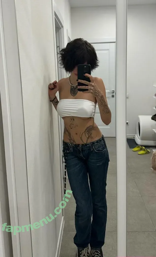 blue_eye_twinkle nude photo #0142 (lisa_milkis)