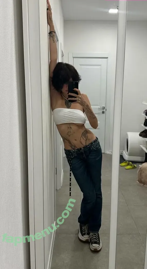 blue_eye_twinkle nude photo #0143 (lisa_milkis)